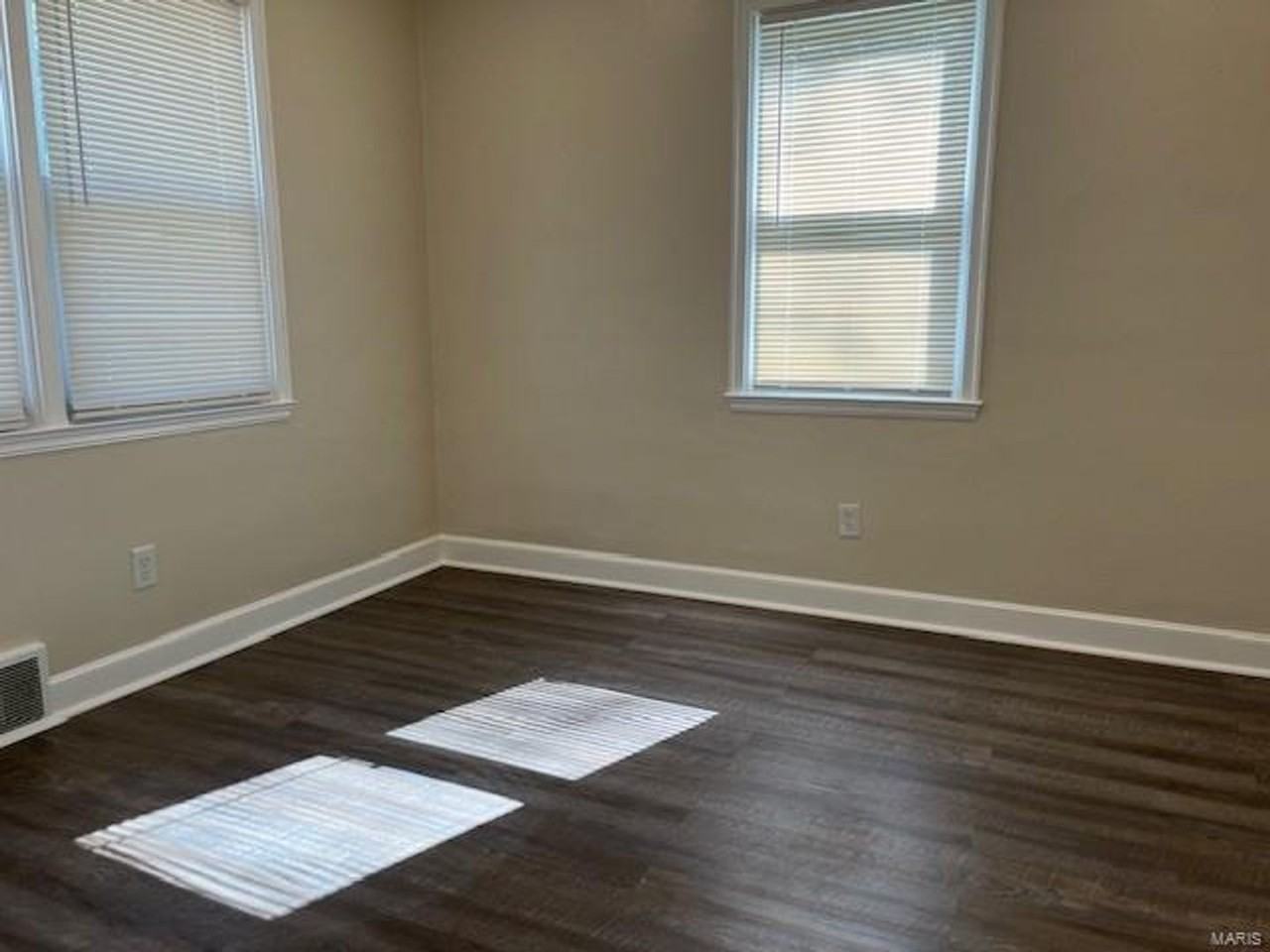 706 Wesley Ave - Photo 4 of 10