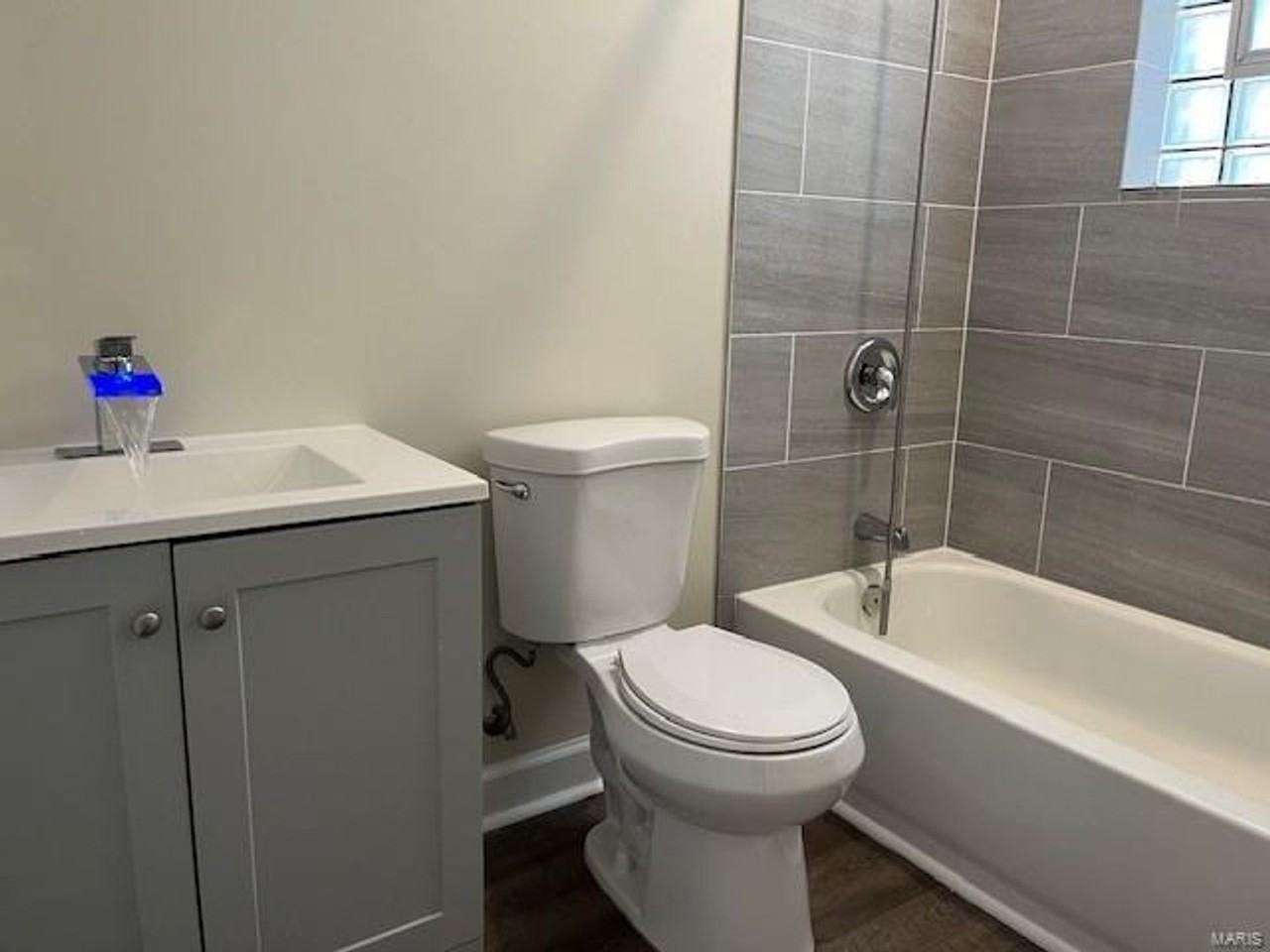 706 Wesley Ave - Photo 5 of 10