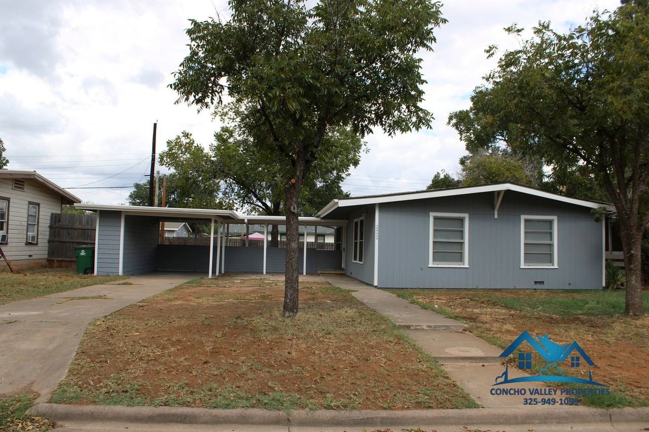 2492 Baylor Ave
