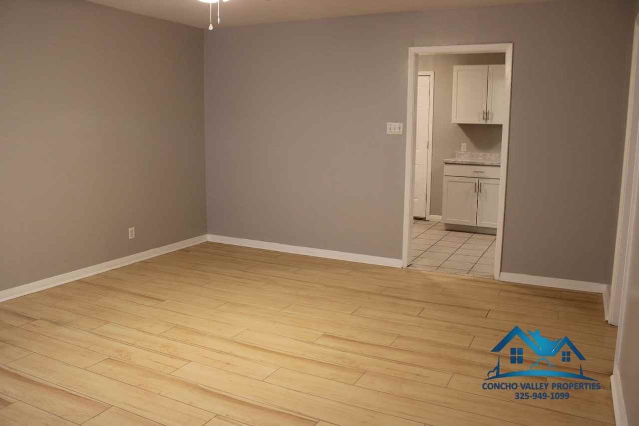 2492 Baylor Ave - Photo 2 of 15