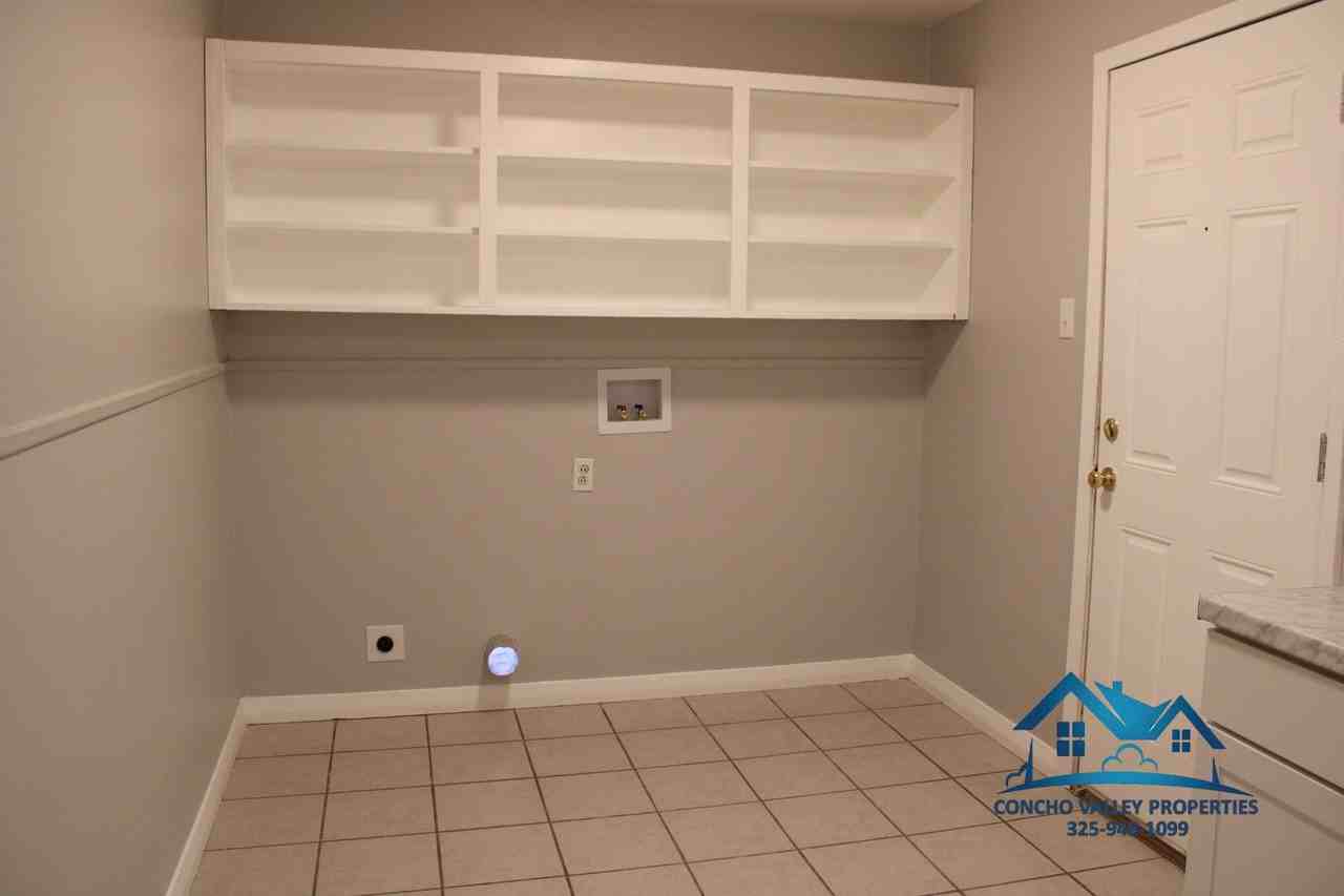 2492 Baylor Ave - Photo 5 of 15