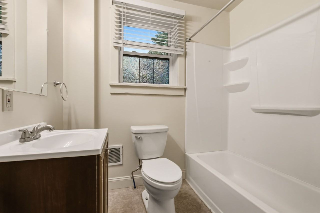 4331 Ludwick St - Photo 2 of 18