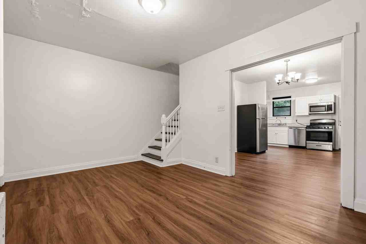 4331 Ludwick St - Photo 3 of 18