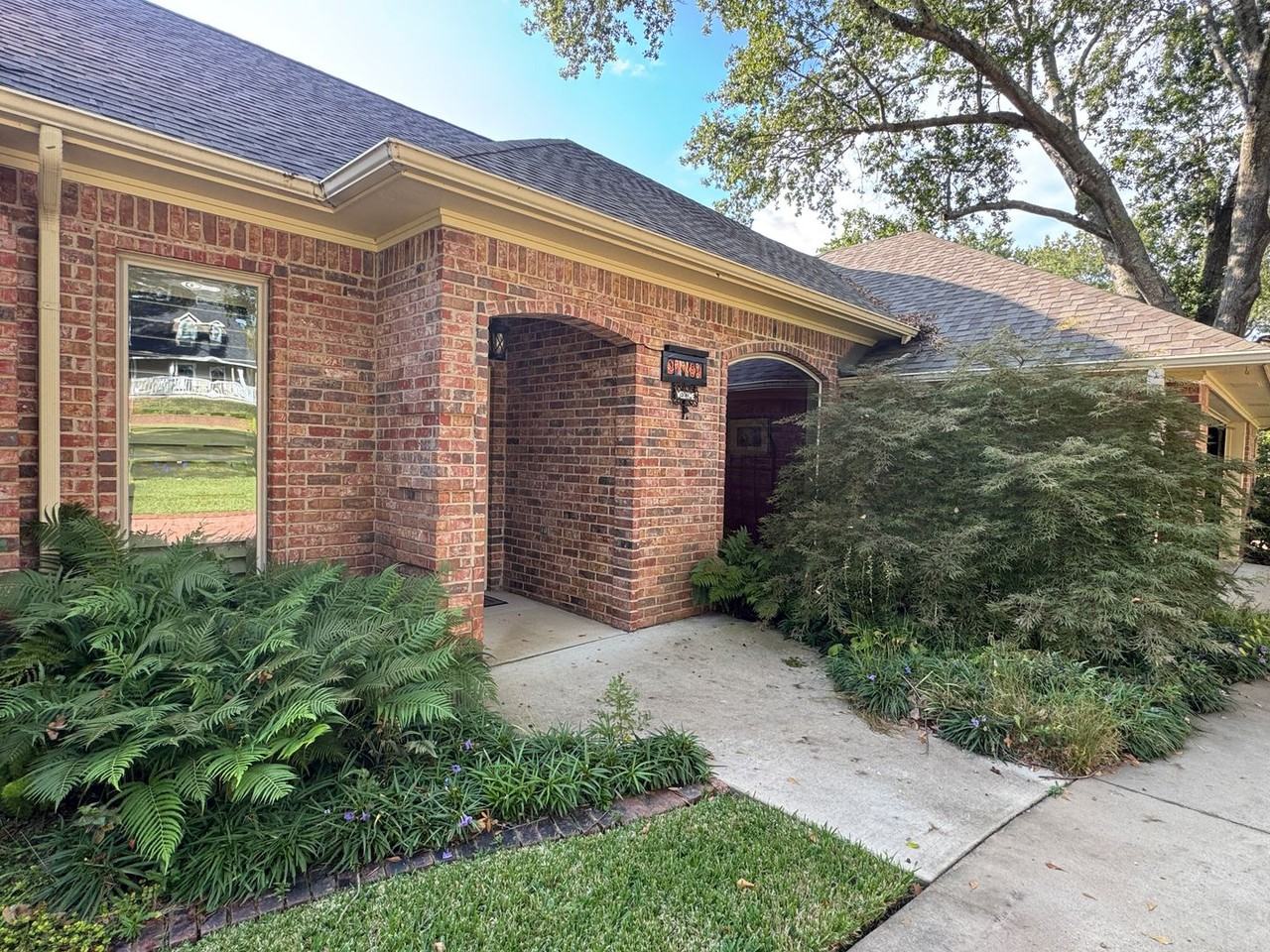 21184 Bay View Dr - Photo 4 of 50