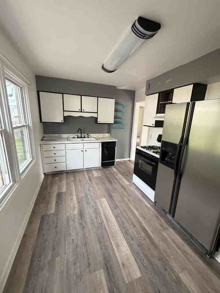3207 Butler St - Photo 2 of 5