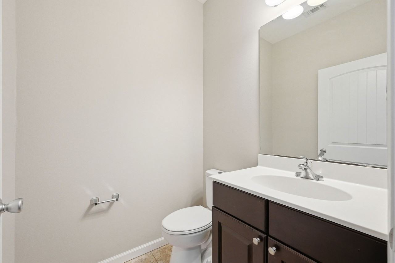 320 Fairwood Dr - Photo 5 of 49