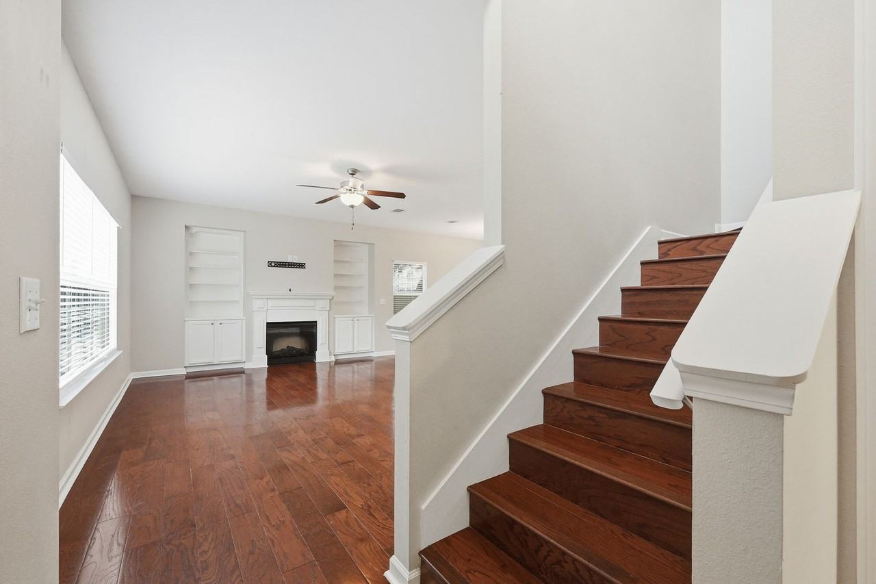 320 Fairwood Dr - Photo 6 of 49