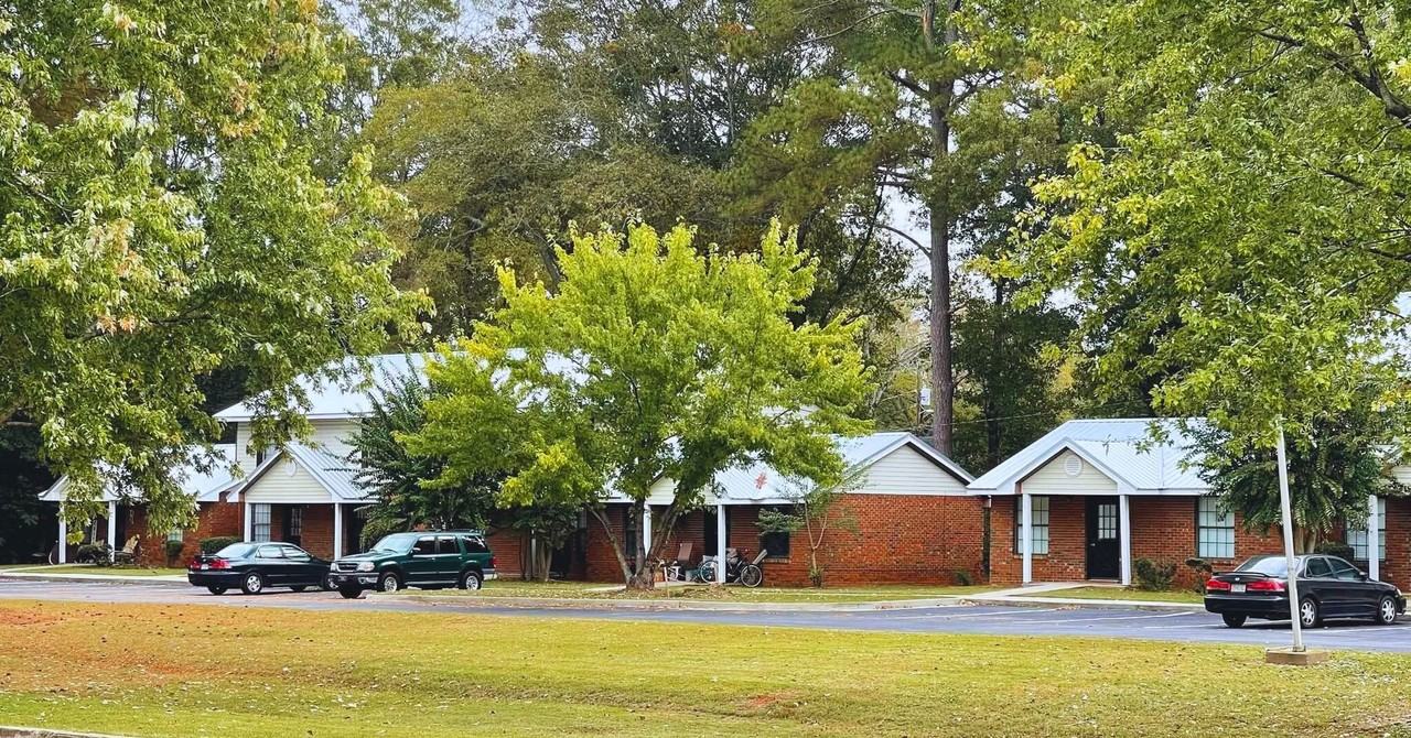 Pinewood Apartments - Photo 2 of 10