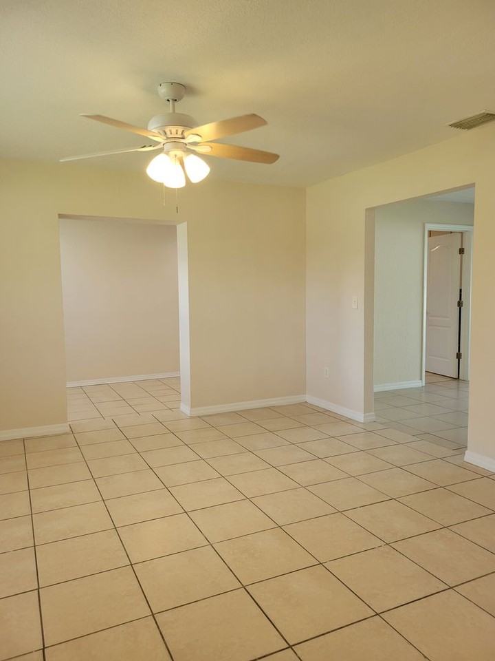 113 Harbor Dr - Photo 2 of 19