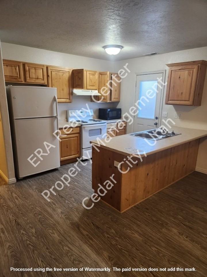 1246 N 650 W - Photo 6 of 14