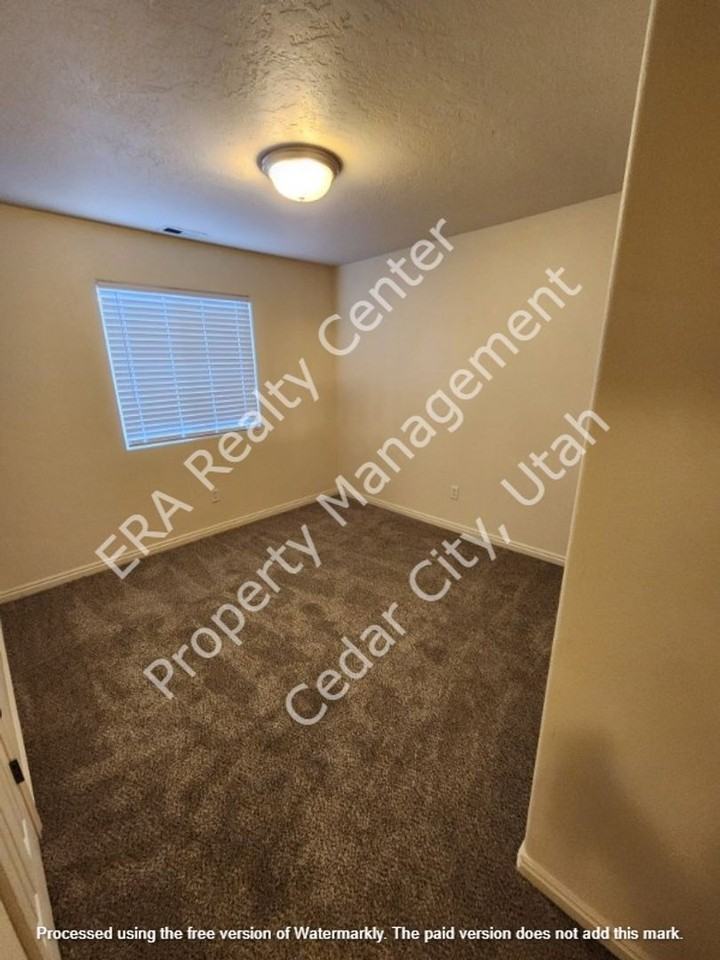 1246 N 650 W - Photo 7 of 14