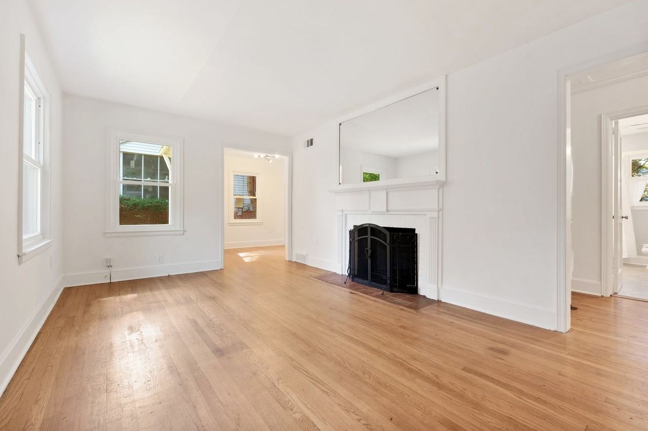 1811 Forest Rd - Photo 3 of 19