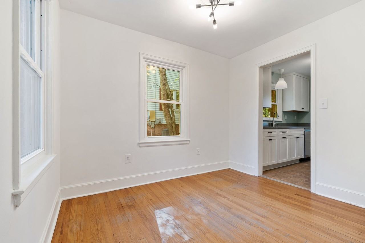 1811 Forest Rd - Photo 6 of 19