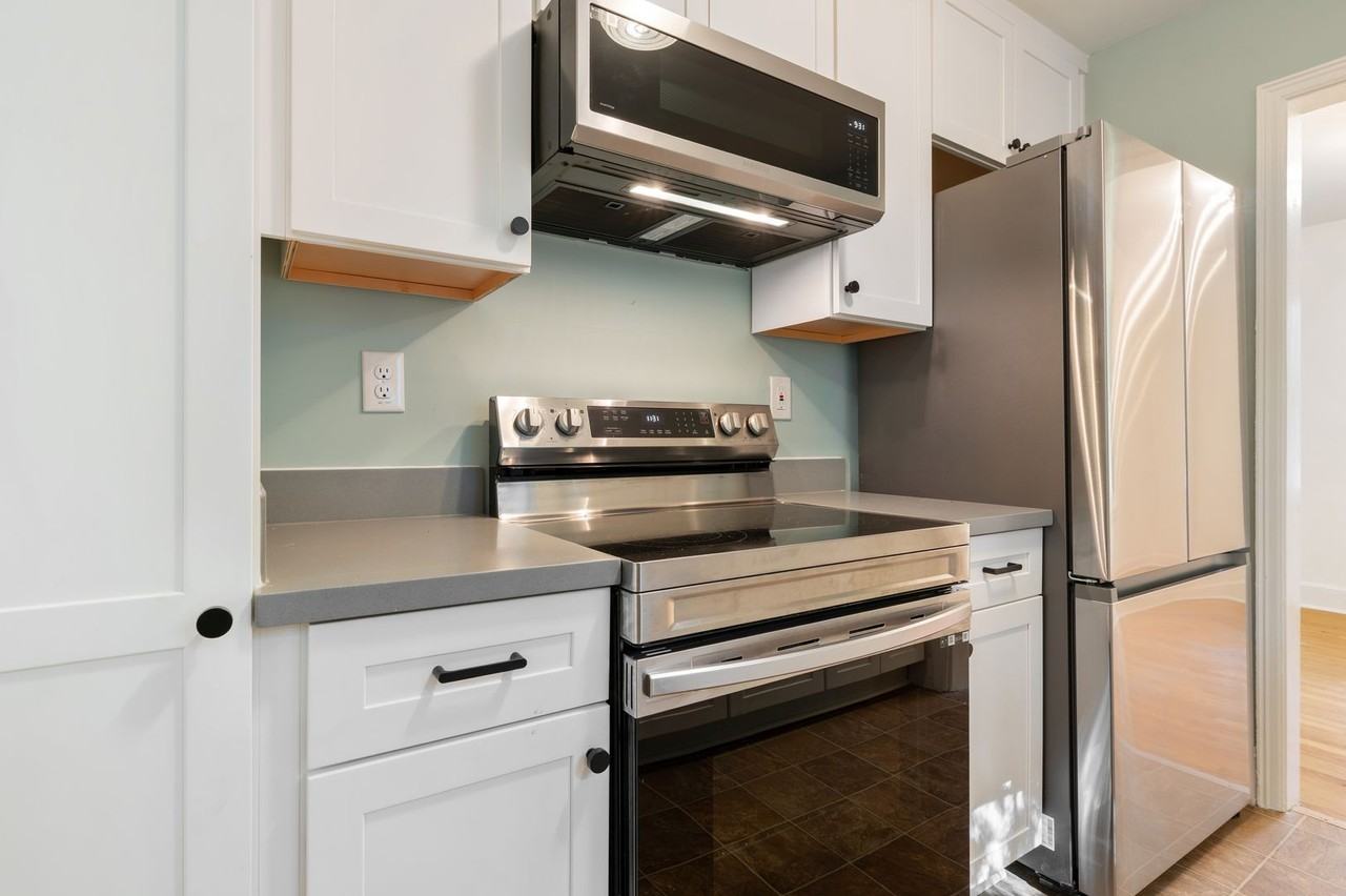 1811 Forest Rd - Photo 7 of 19