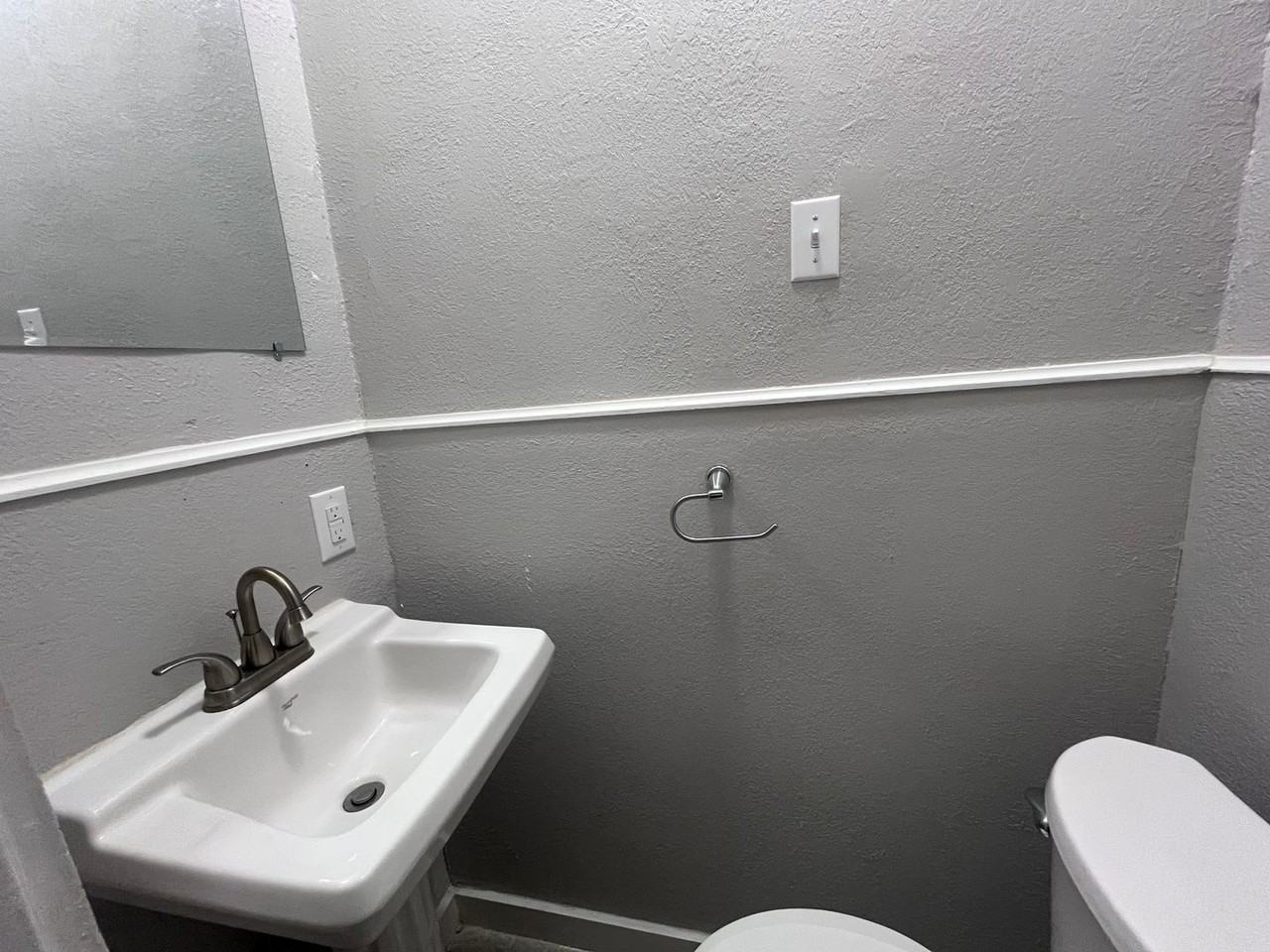 1026 N Perry Ave - Photo 7 of 13