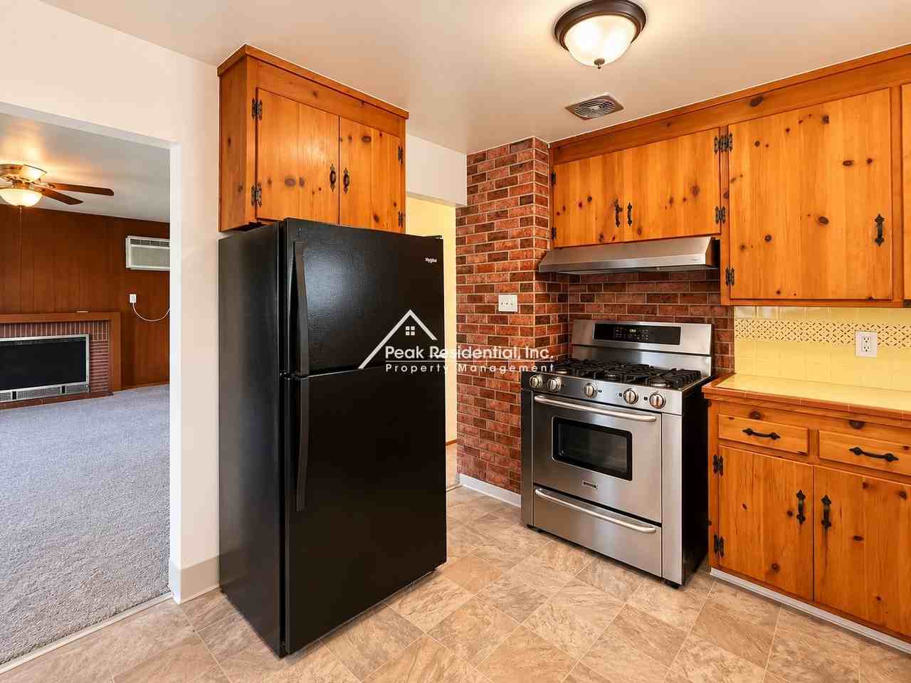 6313 44th St - Photo 6 of 17