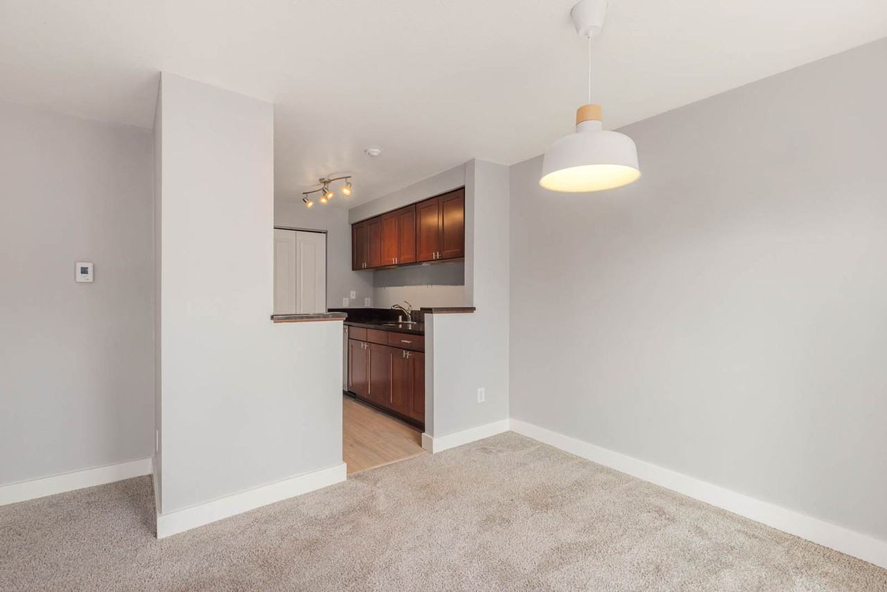 15827 Ne Leary Way - Photo 5 of 17