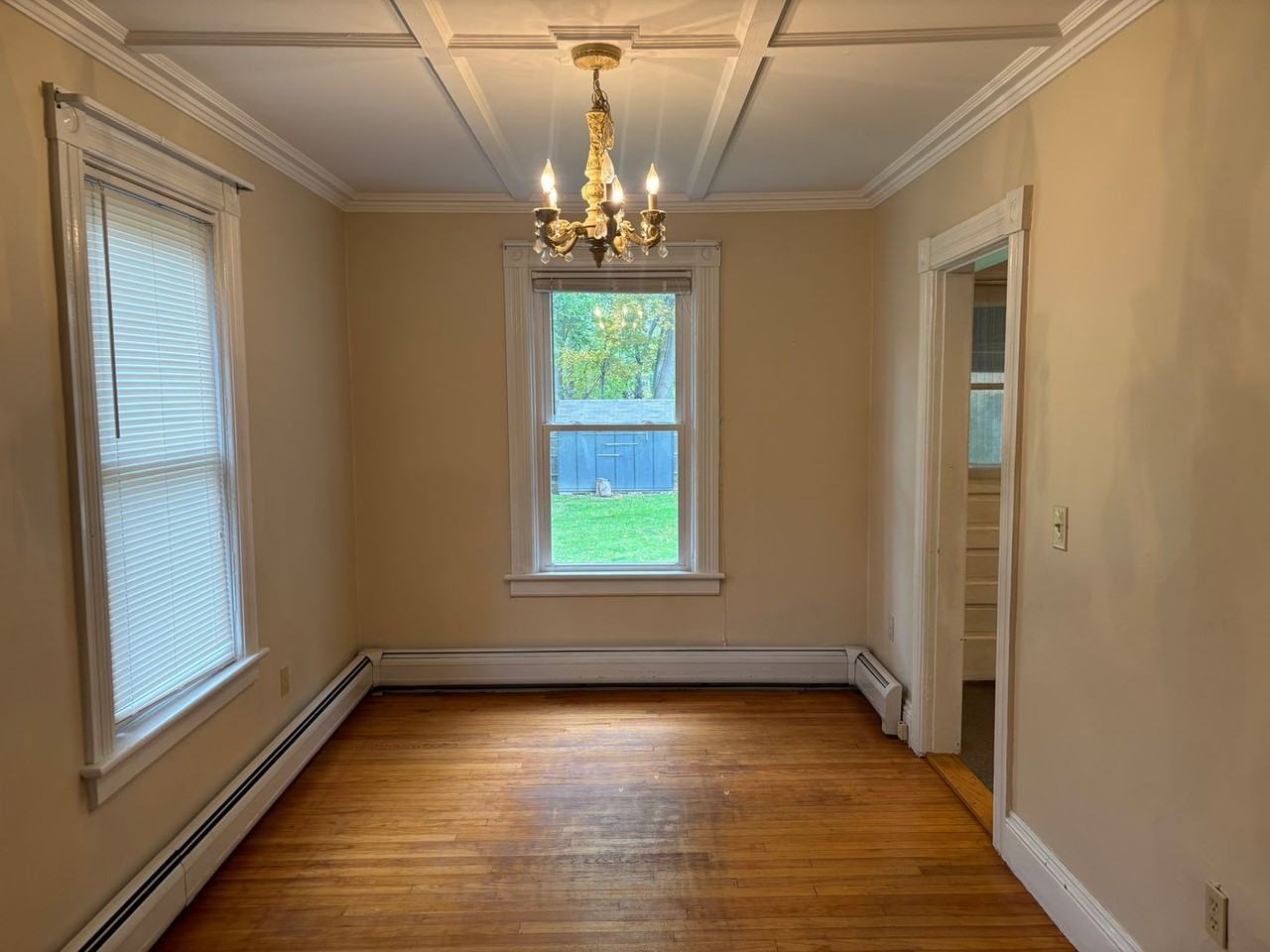 78 Linden St - Photo 5 of 25
