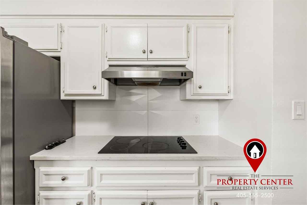 830 Douglas Dr - Photo 7 of 38
