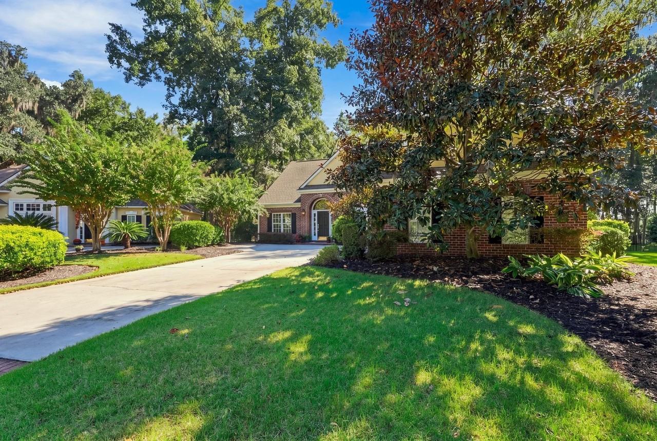 8 Haddington Ct - Photo 3 of 50