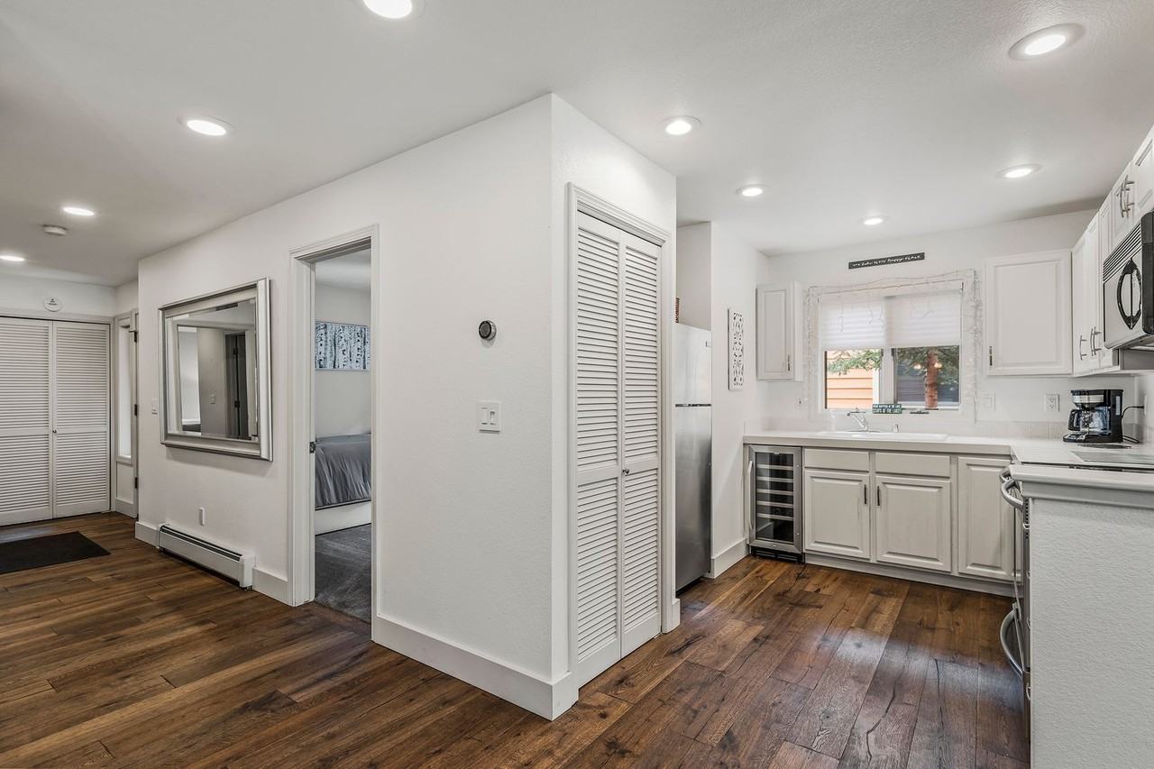120 Village Blvd - Photo 7 of 18