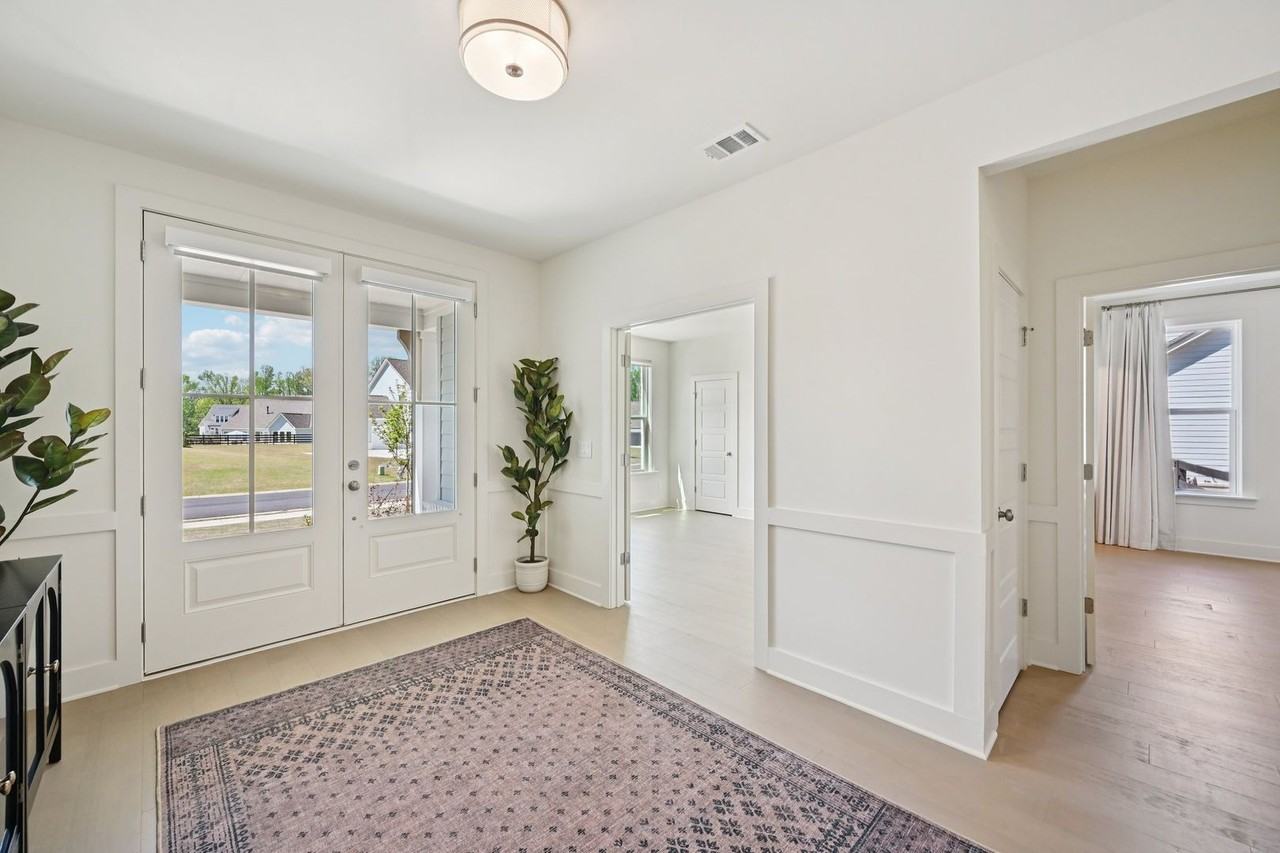 7945 Heritage Farm Ct - Photo 2 of 39