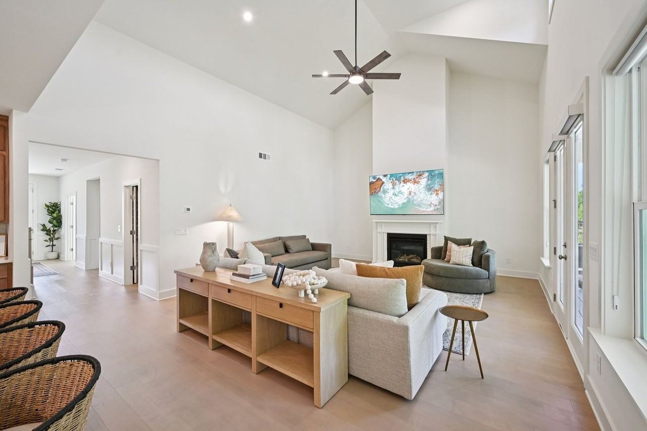 7945 Heritage Farm Ct - Photo 5 of 39