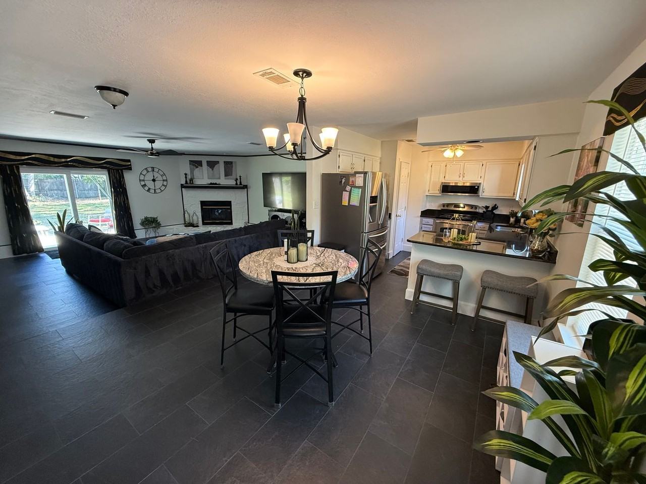 519 Juniper Ave - Photo 6 of 32