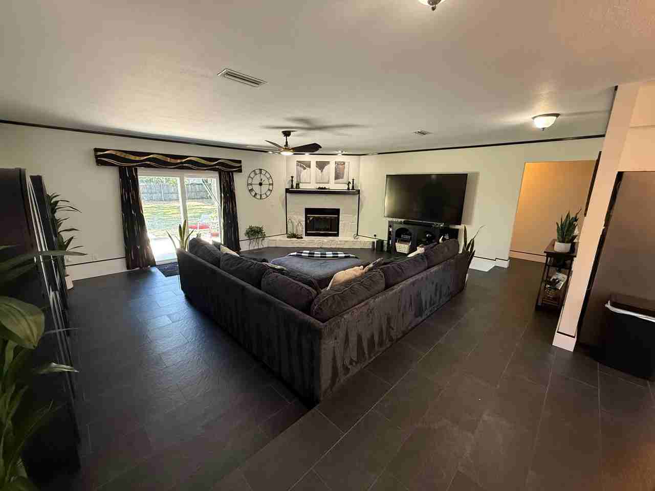 519 Juniper Ave - Photo 7 of 32