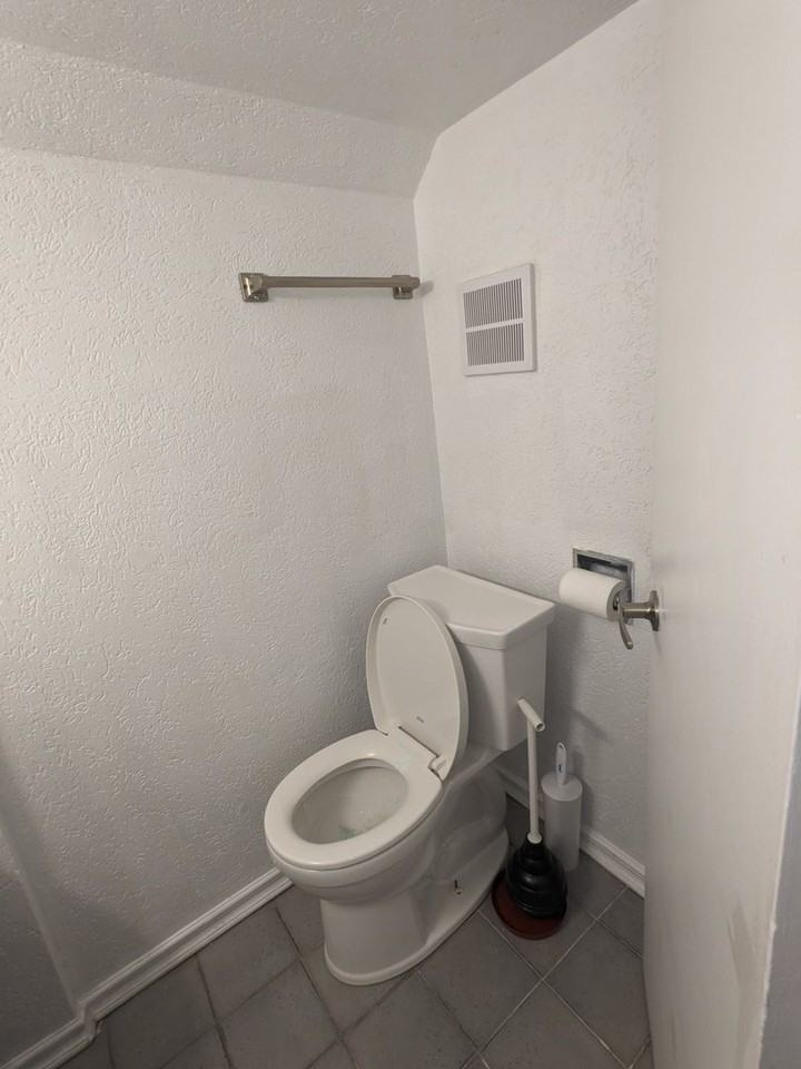 36 Langside Ave - Photo 7 of 11