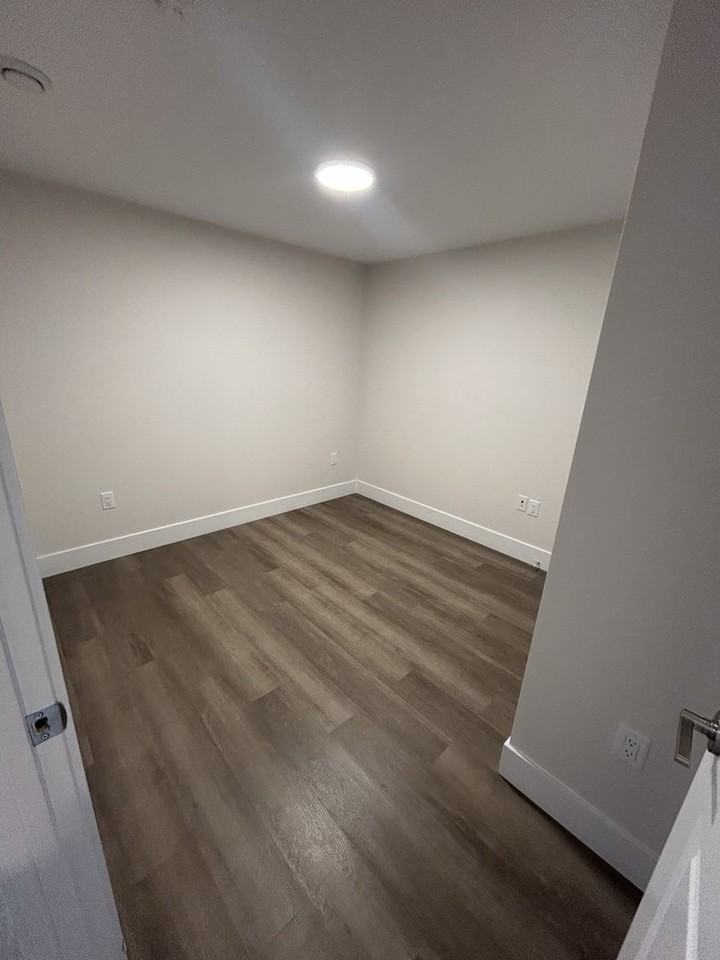 3840 Joseph Howe Dr - Photo 3 of 6