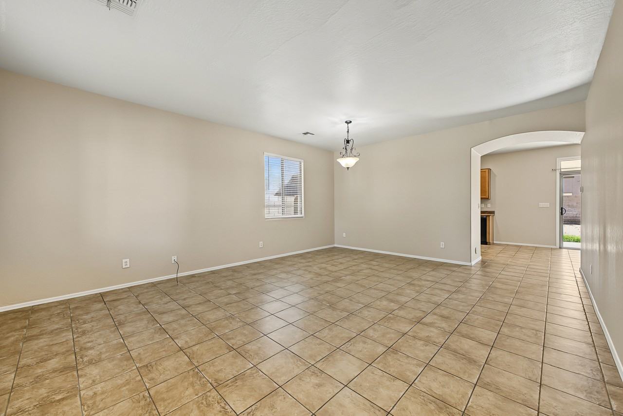 1033 E Nickleback St #1 - Photo 2 of 50