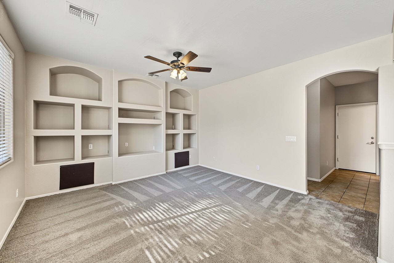 1033 E Nickleback St #1 - Photo 4 of 50