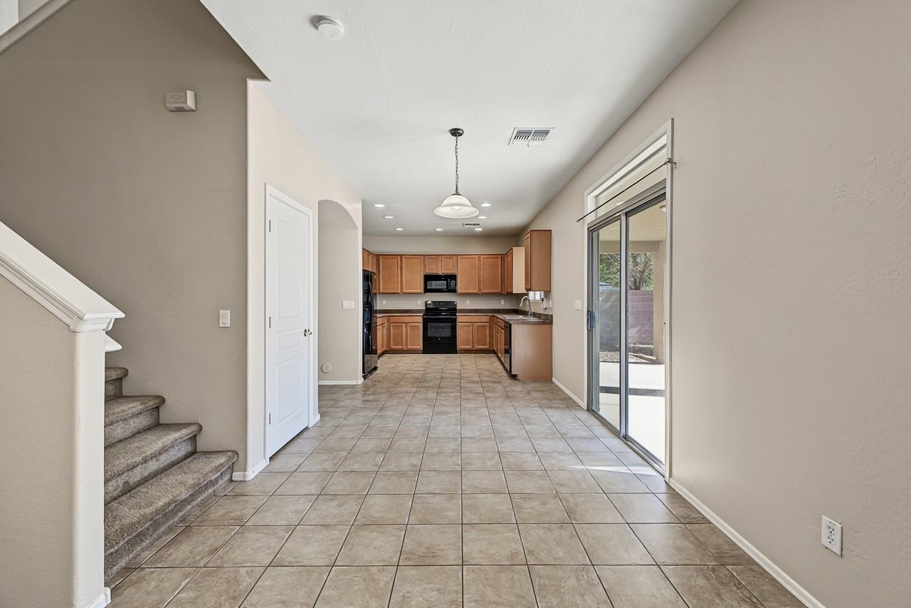 1033 E Nickleback St #1 - Photo 7 of 50
