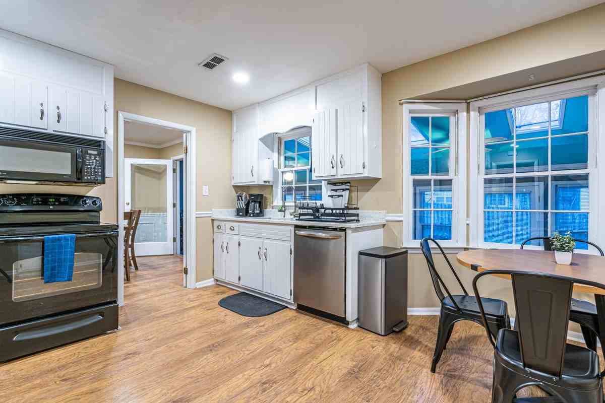 14003 Maebeth Dr Se #1 - Photo 4 of 24
