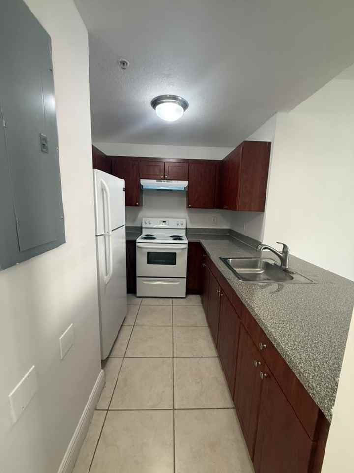 2461 W 78th St #2461-103 - Photo 3 of 16