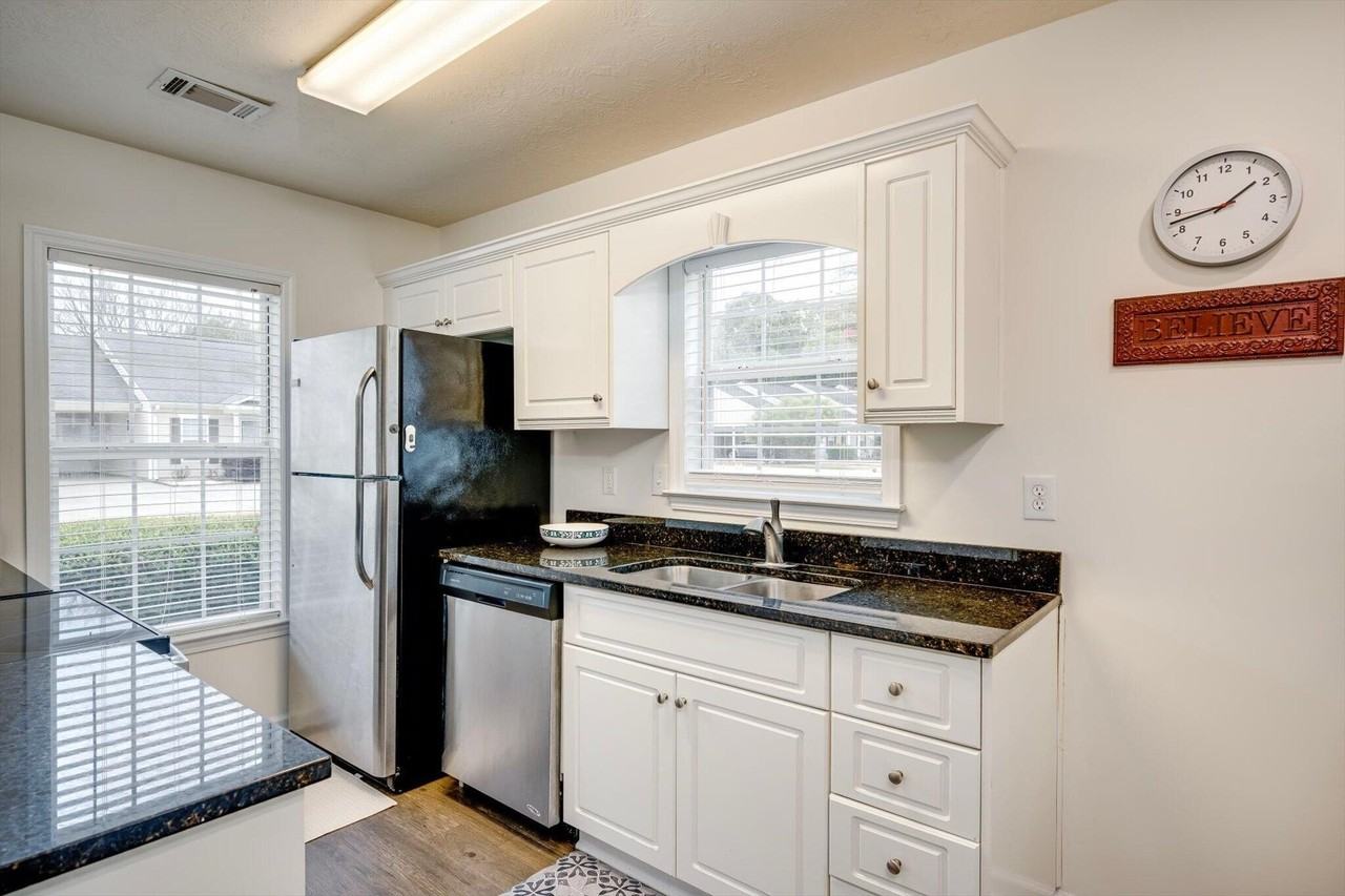 141 Portofino Ln Sw - Photo 3 of 24