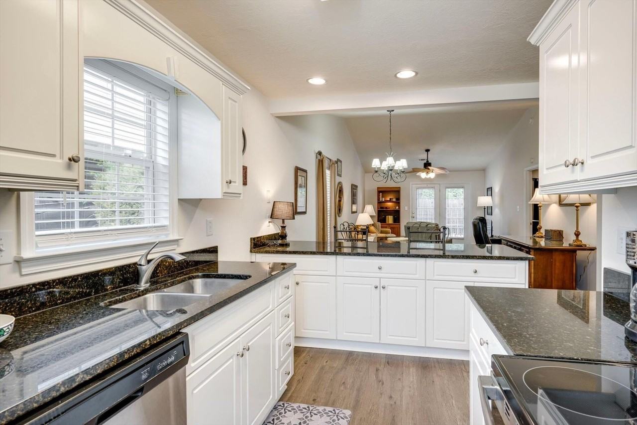 141 Portofino Ln Sw - Photo 5 of 24