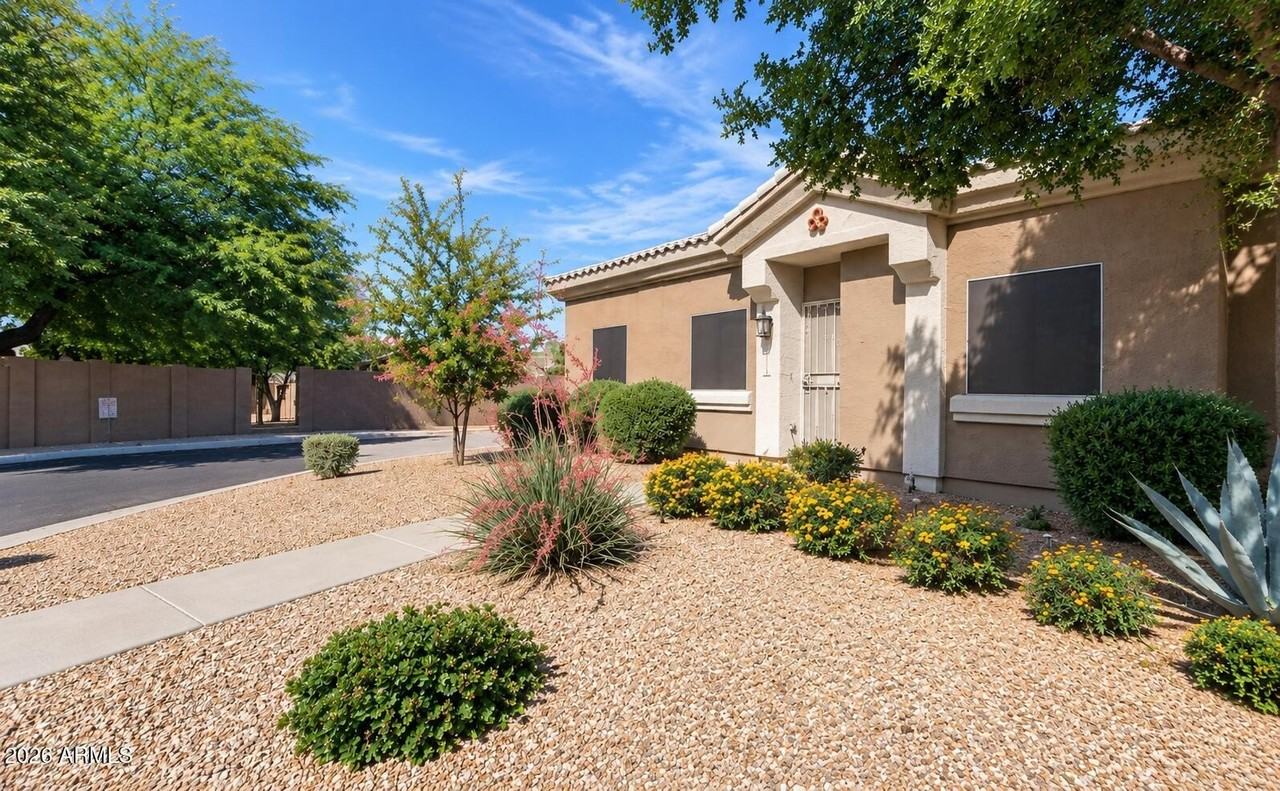 15502 N Hidden Valley Ln - Photo 2 of 32