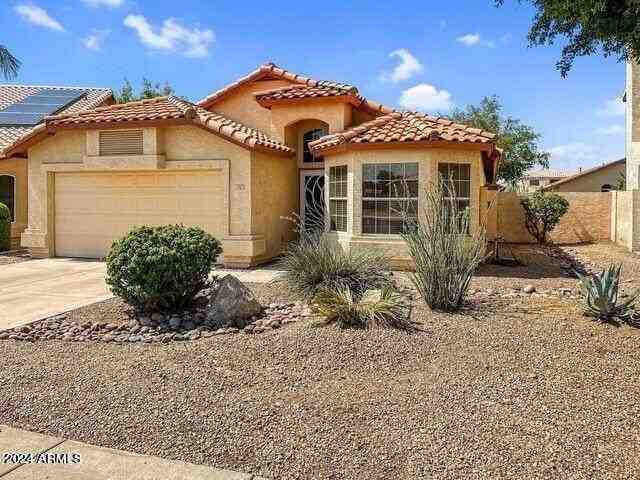 7942 W Kimberly Way - Photo 2 of 23