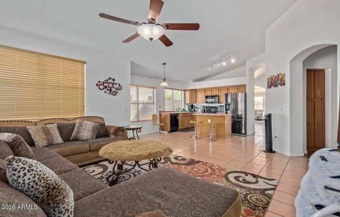 7942 W Kimberly Way - Photo 4 of 23