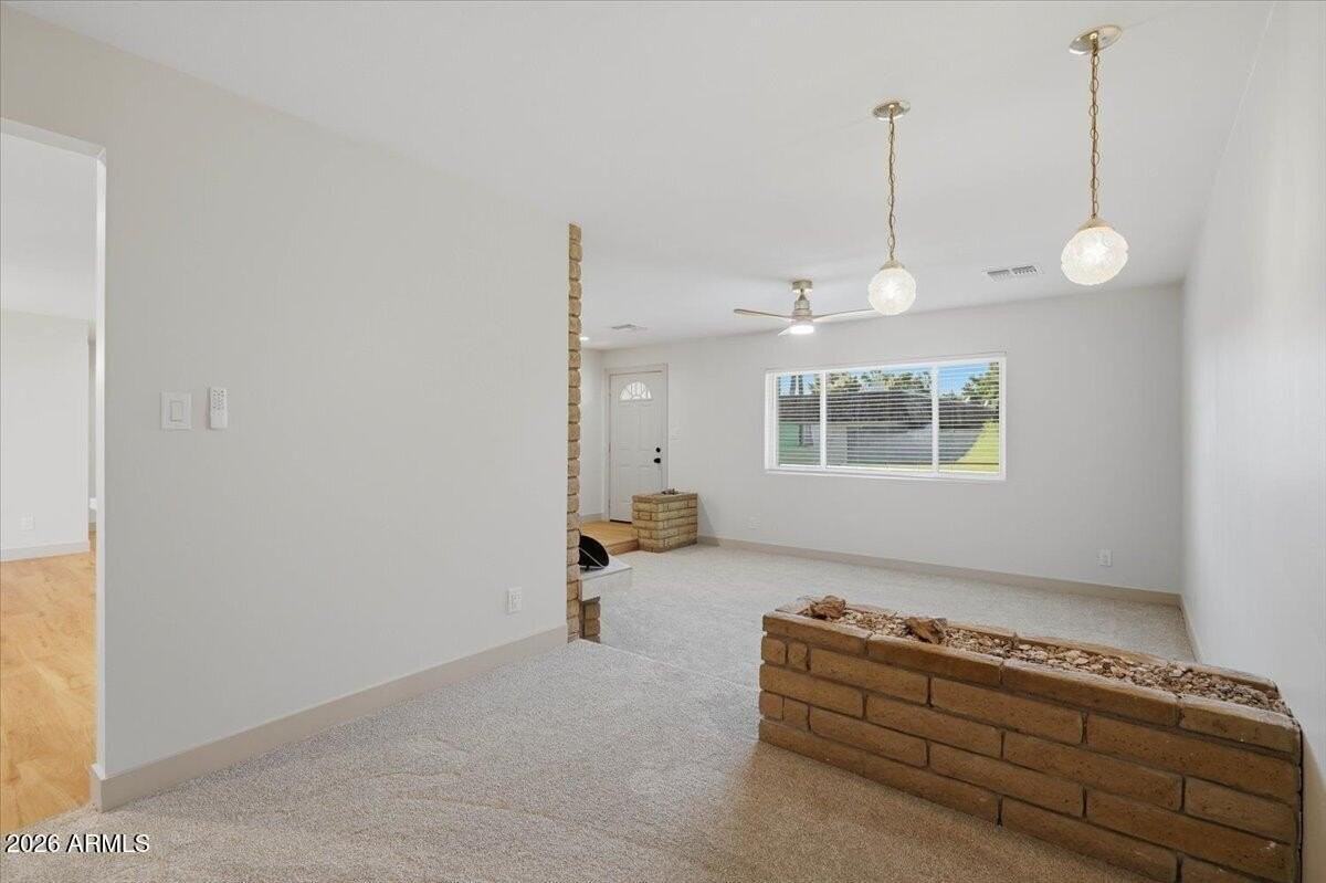 337 N Comanche Dr - Photo 4 of 41