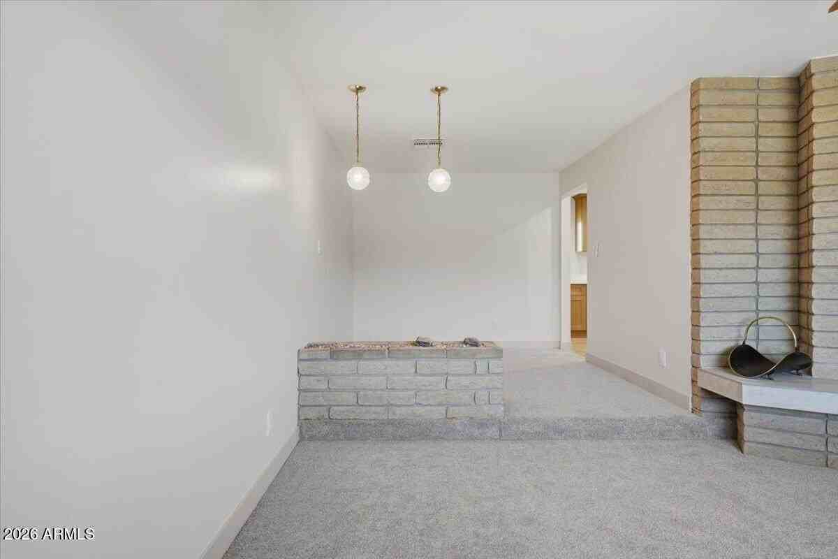 337 N Comanche Dr - Photo 6 of 41