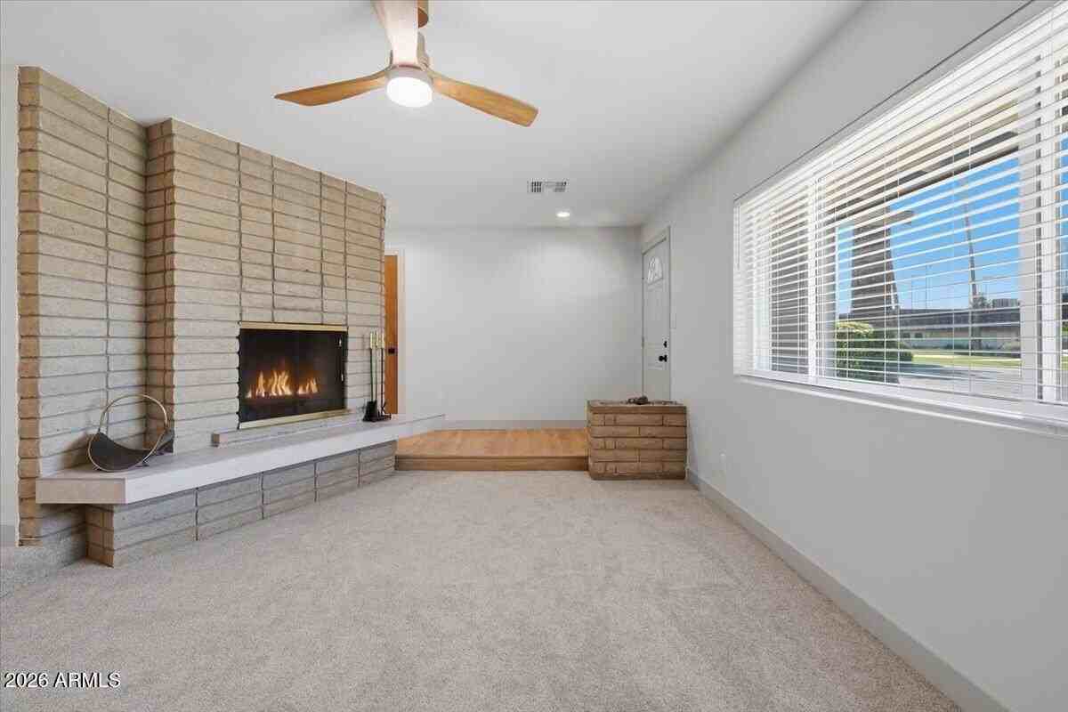 337 N Comanche Dr - Photo 7 of 41