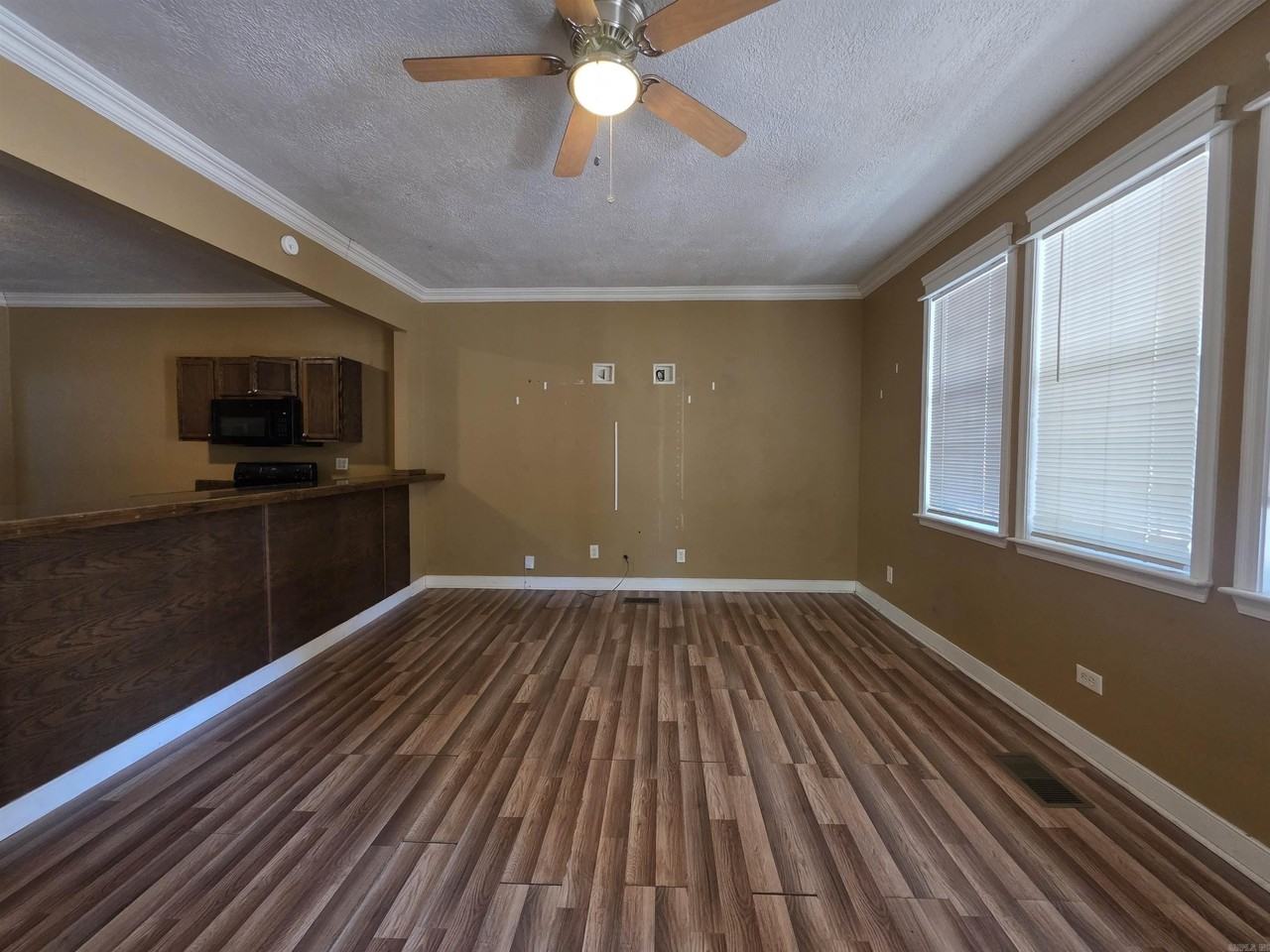1210 Dennison St - Photo 2 of 10