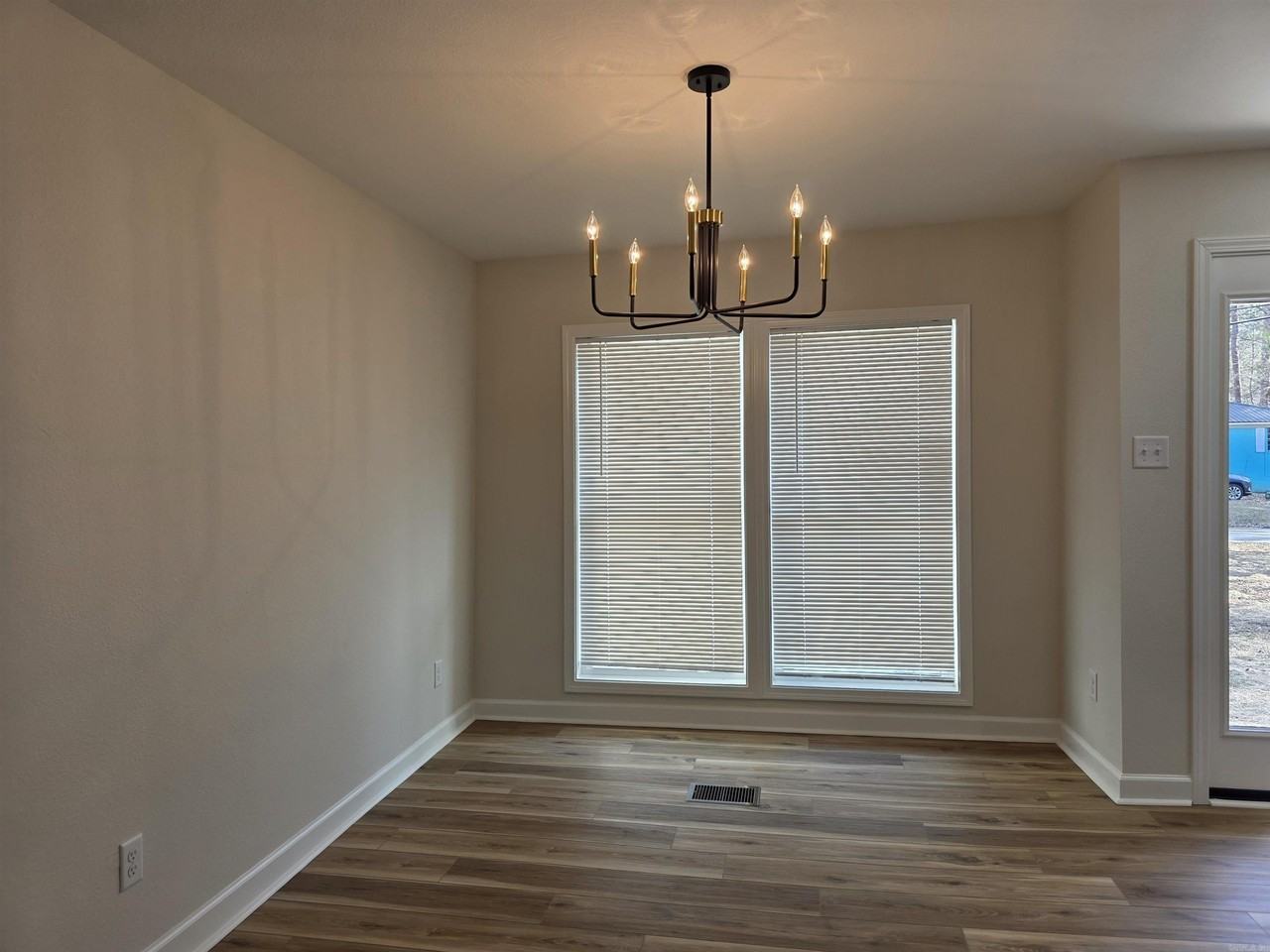 13912 Alexander Rd - Photo 3 of 20