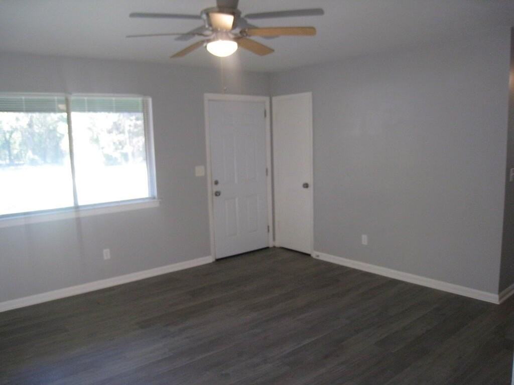 826 Englewood Dr - Photo 2 of 9