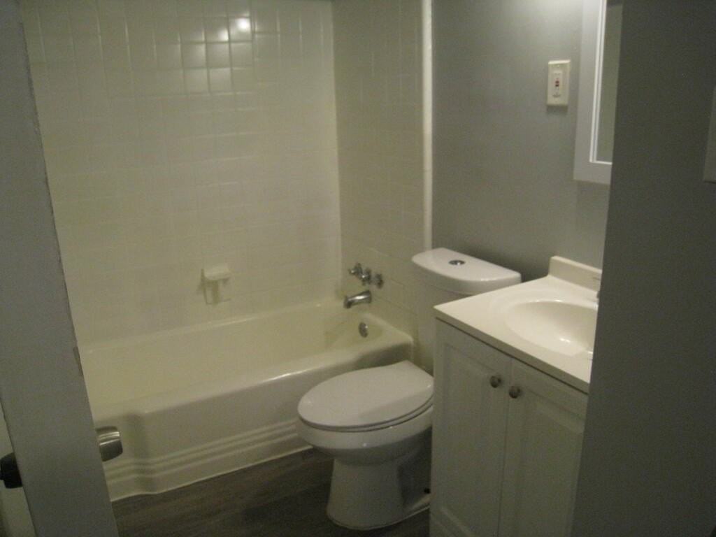 826 Englewood Dr - Photo 5 of 9