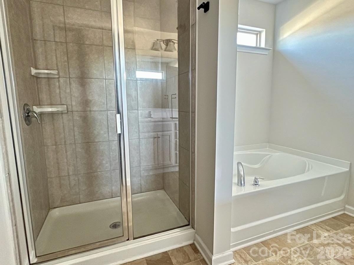 3018 Eastcott Ave - Photo 7 of 10