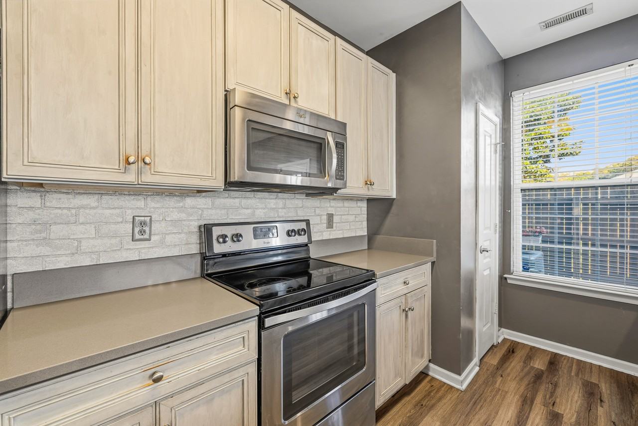 1168 Westbriar Dr #1 - Photo 3 of 16